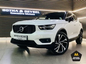 Used 2020 Volvo XC40 D4 AWD Momentum