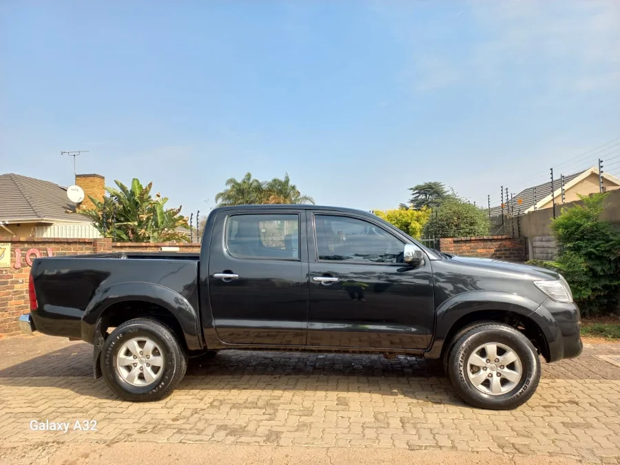 Used 2011 Toyota Hilux 2.7 double cab Raider Dakar edition - Skyview Autos Used 2011 Toyota Hilux 2.7 double cab Raider Dakar edition - Skyview Autos