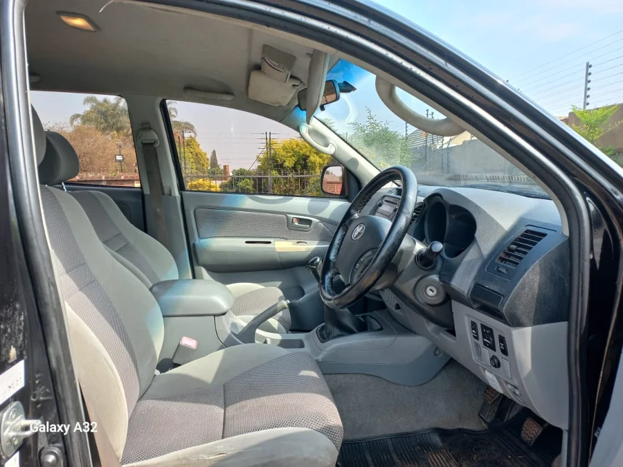 Used 2011 Toyota Hilux 2.7 double cab Raider Dakar edition - Skyview Autos Used 2011 Toyota Hilux 2.7 double cab Raider Dakar edition - Skyview Autos