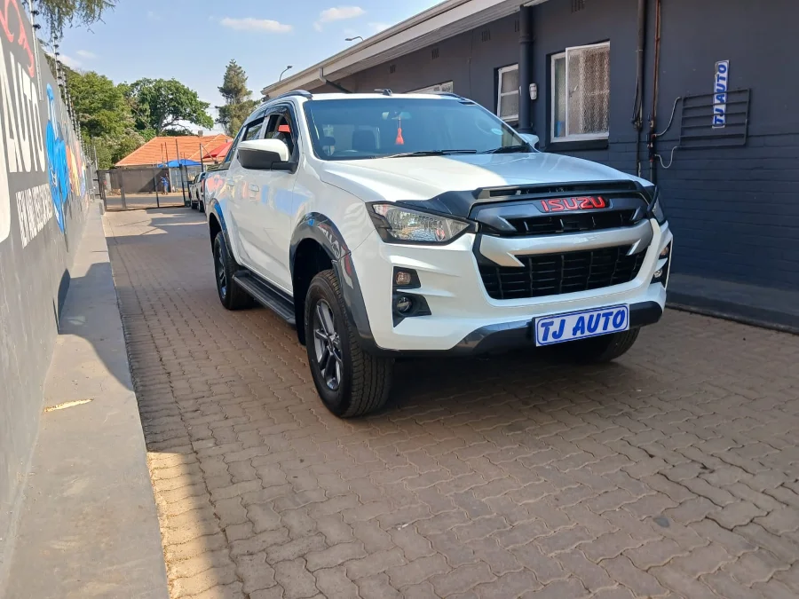 Used 2024 Isuzu D-Max 1.9TD double cab LS manual - TJ Auto Car Sales