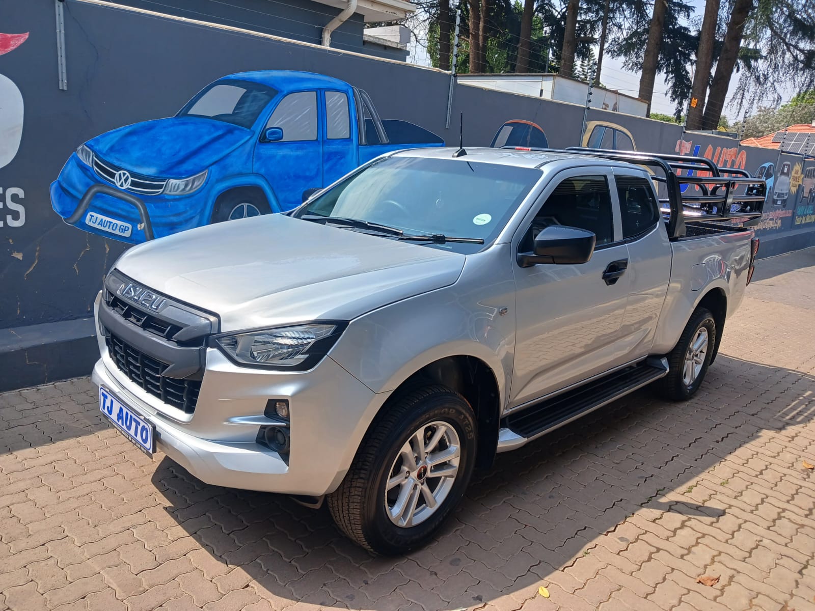 Used 2023 Isuzu D-Max 1.9TD Extended cab