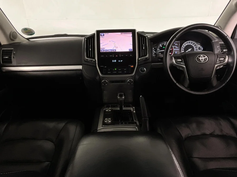 Used 2017 Toyota Land Cruiser 200 4.5D-4D V8 VX - WeBuyCars George Used 2017 Toyota Land Cruiser 200 4.5D-4D V8 VX - WeBuyCars George