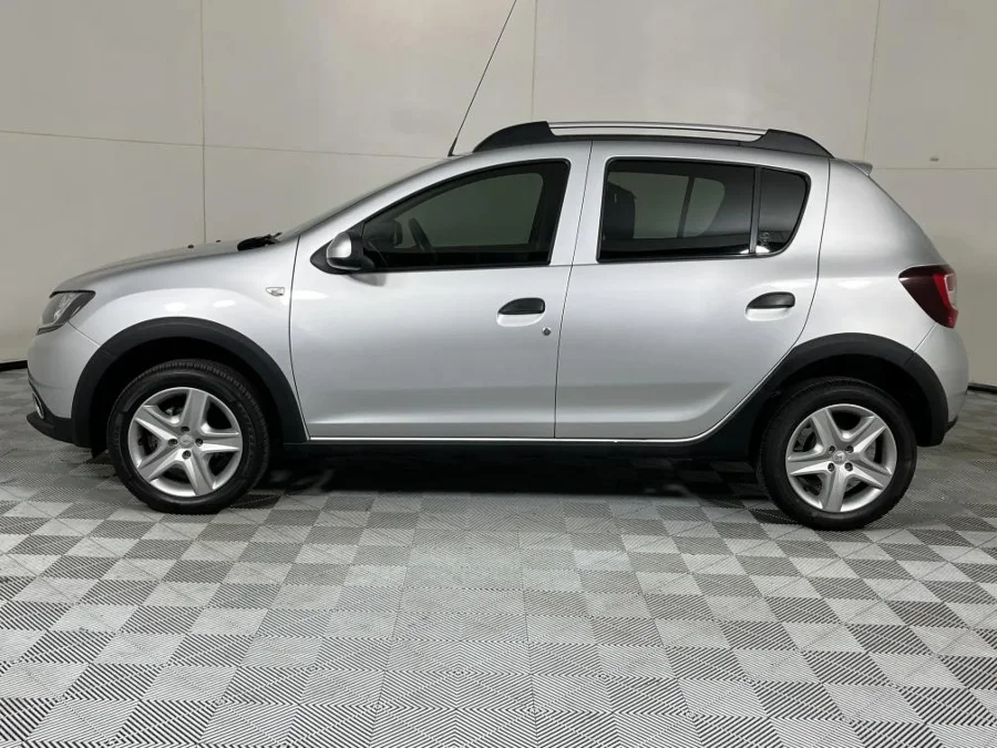 Used 2016 Renault Sandero Stepway 66kW turbo - WeBuyCars Midstream Used 2016 Renault Sandero Stepway 66kW turbo - WeBuyCars Midstream