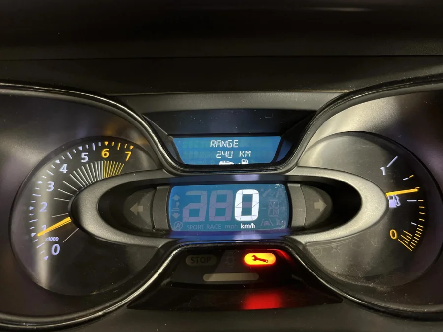 Used 2016 Renault Captur 66kW turbo Dynamique - WeBuyCars The Dome Used 2016 Renault Captur 66kW turbo Dynamique - WeBuyCars The Dome
