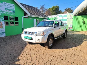 Used 2015 Nissan Hardbody 2.4 16V double cab 4x4 SE