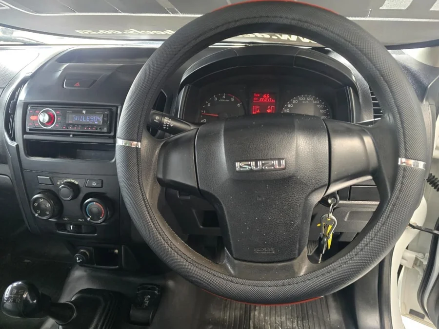 Used 2013 Isuzu KB 250 Fleetside - Deals 4 Wheels Used 2013 Isuzu KB 250 Fleetside - Deals 4 Wheels