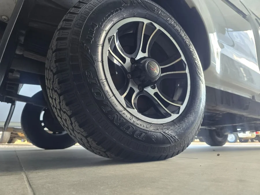 Used 2013 Isuzu KB 250 Fleetside - Deals 4 Wheels