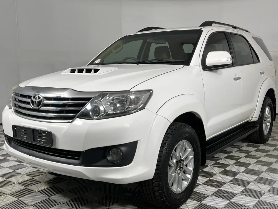 Used 2013 Toyota Fortuner 2.5D-4D auto - WeBuyCars Silverlakes Used 2013 Toyota Fortuner 2.5D-4D auto - WeBuyCars Silverlakes