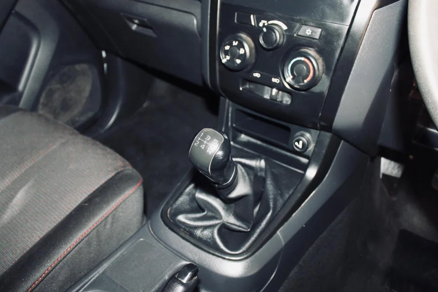 Used 2022 Isuzu D-Max Gen 6 250 double cab Hi-Ride manual - Midcity Motors Klerksdorp Used 2022 Isuzu D-Max Gen 6 250 double cab Hi-Ride manual - Midcity Motors Klerksdorp