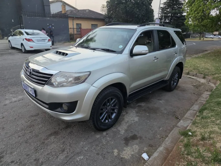 Used 2013 Toyota Fortuner 3.0D-4D auto - Khensani Imports And Exports Used 2013 Toyota Fortuner 3.0D-4D auto - Khensani Imports And Exports