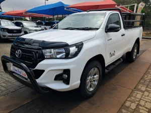 Used 2017 Toyota Hilux 2.4GD-6 single cab Raider manual