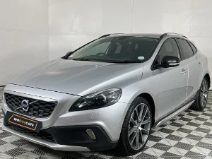 Used 2015 Volvo V40 Cross Country D4 Momentum