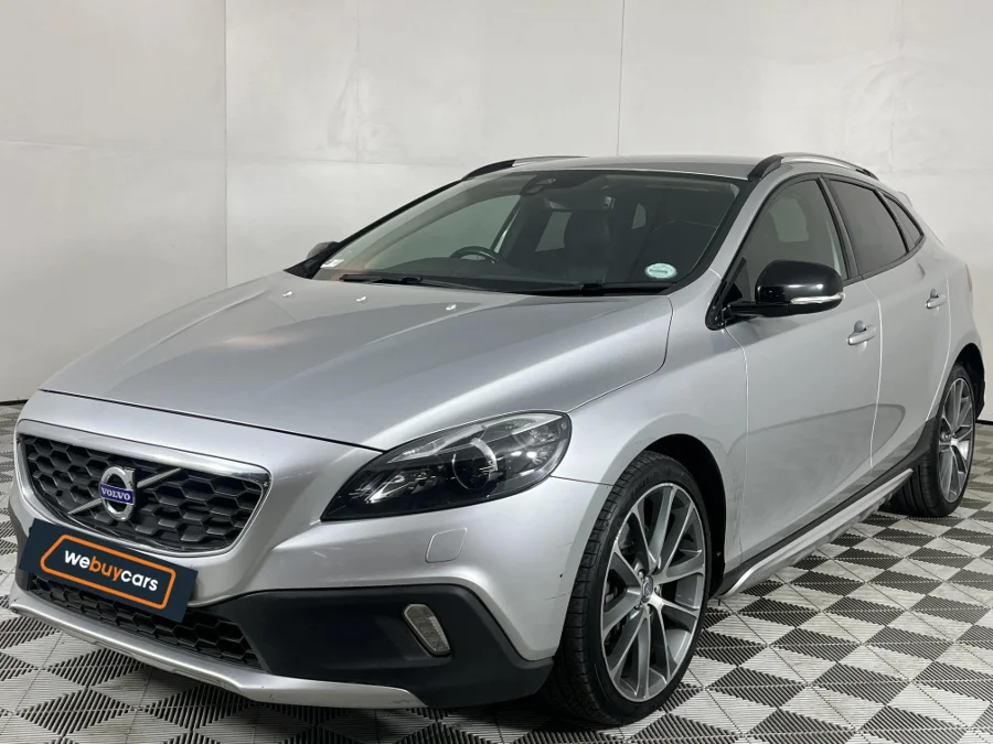 Used 2015 Volvo V40 Cross Country D4 Momentum - WeBuyCars The Dome Used 2015 Volvo V40 Cross Country D4 Momentum - WeBuyCars The Dome