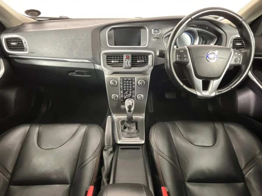 Used 2015 Volvo V40 Cross Country D4 Momentum - WeBuyCars The Dome Used 2015 Volvo V40 Cross Country D4 Momentum - WeBuyCars The Dome