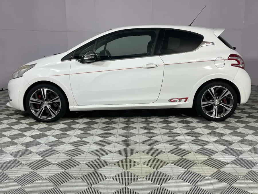 Used 2013 Peugeot 208 3-door GTi - WeBuyCars Silverlakes Used 2013 Peugeot 208 3-door GTi - WeBuyCars Silverlakes