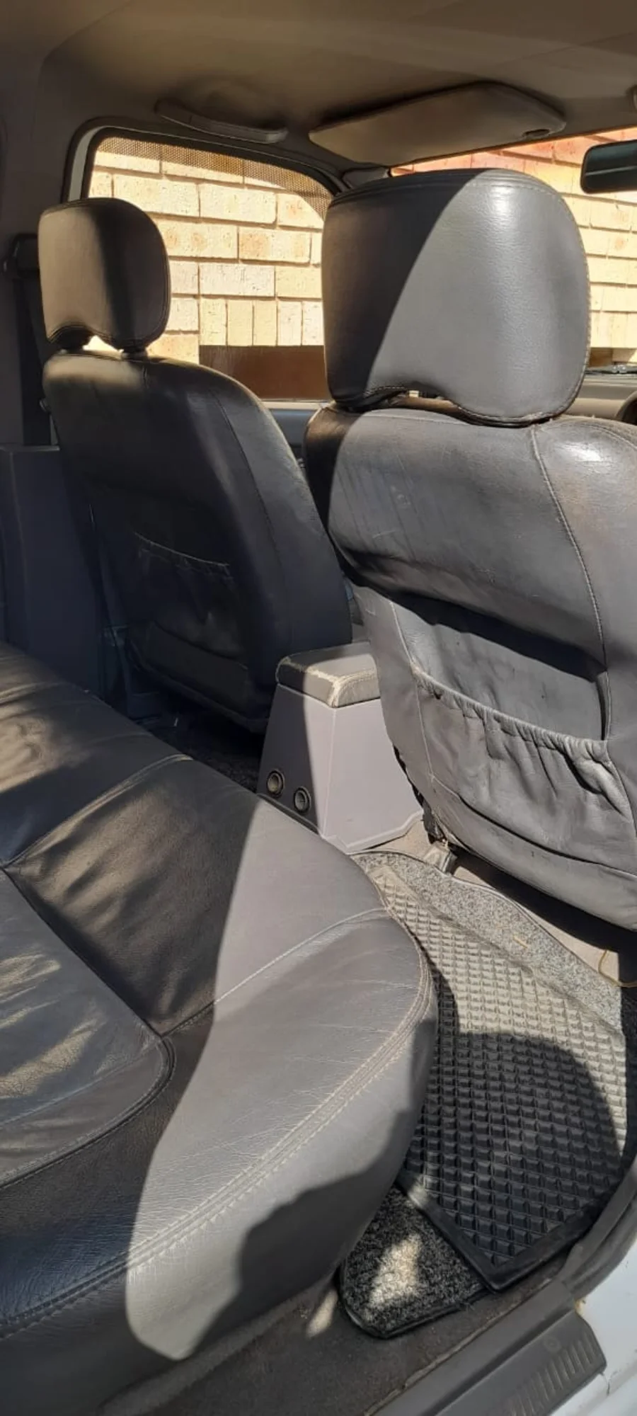 New 2001 Nissan Hardbody 2.4 16V double cab 4x4 SE - Private Seller