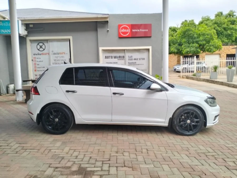 Used 2019 Volkswagen Golf 1.0TSI Trendline - Auto World KlerKsdorp Used 2019 Volkswagen Golf 1.0TSI Trendline - Auto World KlerKsdorp