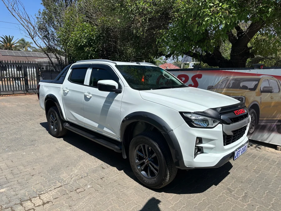 Used 2024 Isuzu D-Max 1.9TD double cab L manual - Jet Cars