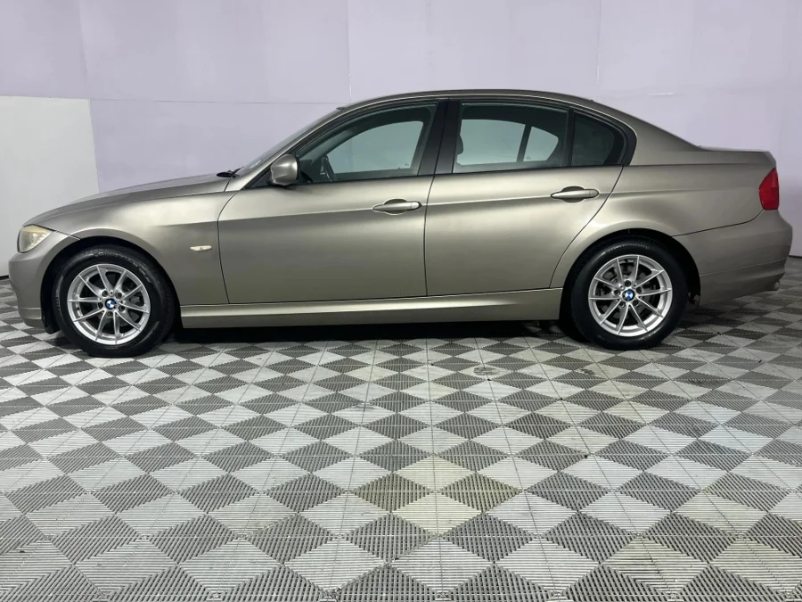 Used 2010 BMW 3 Series 320i auto - WeBuyCars Brackenfell Cape Town Used 2010 BMW 3 Series 320i auto - WeBuyCars Brackenfell Cape Town
