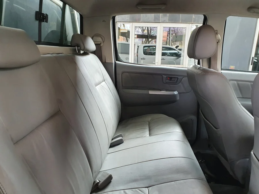 Used 2010 Toyota Hilux V6 4.0 double cab 4x4 Raider Legend 40 - Auto Strada Gezina Used 2010 Toyota Hilux V6 4.0 double cab 4x4 Raider Legend 40 - Auto Strada Gezina