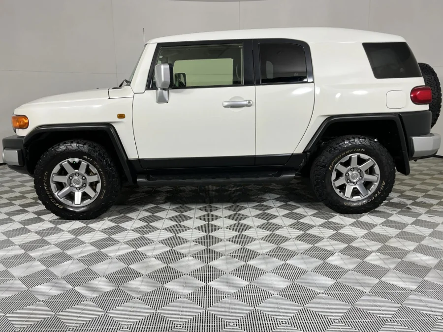 Used 2015 Toyota FJ Cruiser - WeBuyCars JHB South Used 2015 Toyota FJ Cruiser - WeBuyCars JHB South