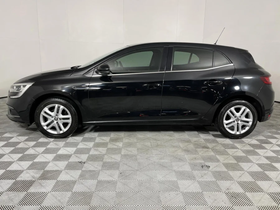 Used 2019 Renault Megane 84kW Expression - WeBuyCars Silverlakes Used 2019 Renault Megane 84kW Expression - WeBuyCars Silverlakes
