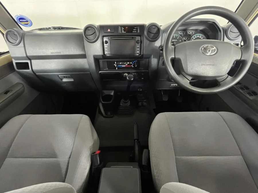Used 2017 Toyota Land Cruiser 76 4.5D-4D V8 station wagon LX - WeBuyCars Gqeberha Used 2017 Toyota Land Cruiser 76 4.5D-4D V8 station wagon LX - WeBuyCars Gqeberha
