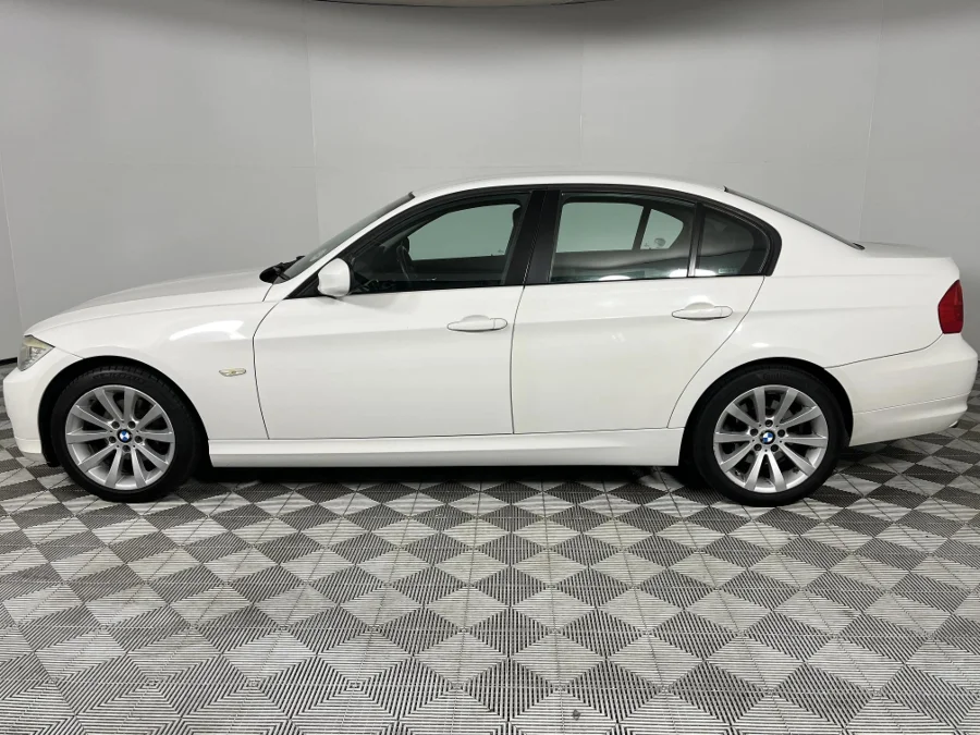 Used 2010 BMW 3 Series 320i Innovations - WeBuyCars Epping Used 2010 BMW 3 Series 320i Innovations - WeBuyCars Epping