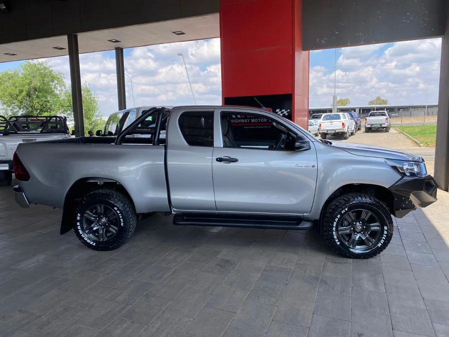 Used 2021 Toyota Hilux 2.4GD-6 Xtra cab Raider auto - Highway Motors