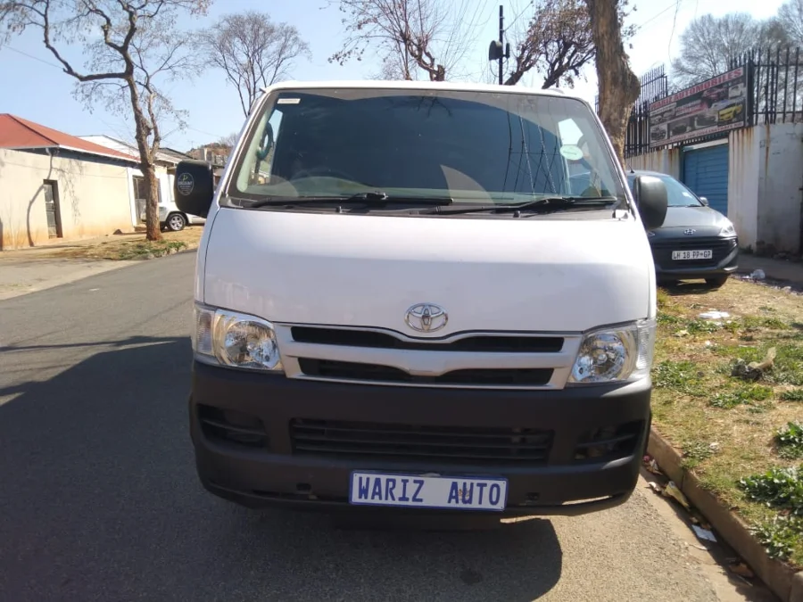 Used 2012 Toyota Quantum 2.7 S-Long panel van - Wariz Auto Used 2012 Toyota Quantum 2.7 S-Long panel van - Wariz Auto