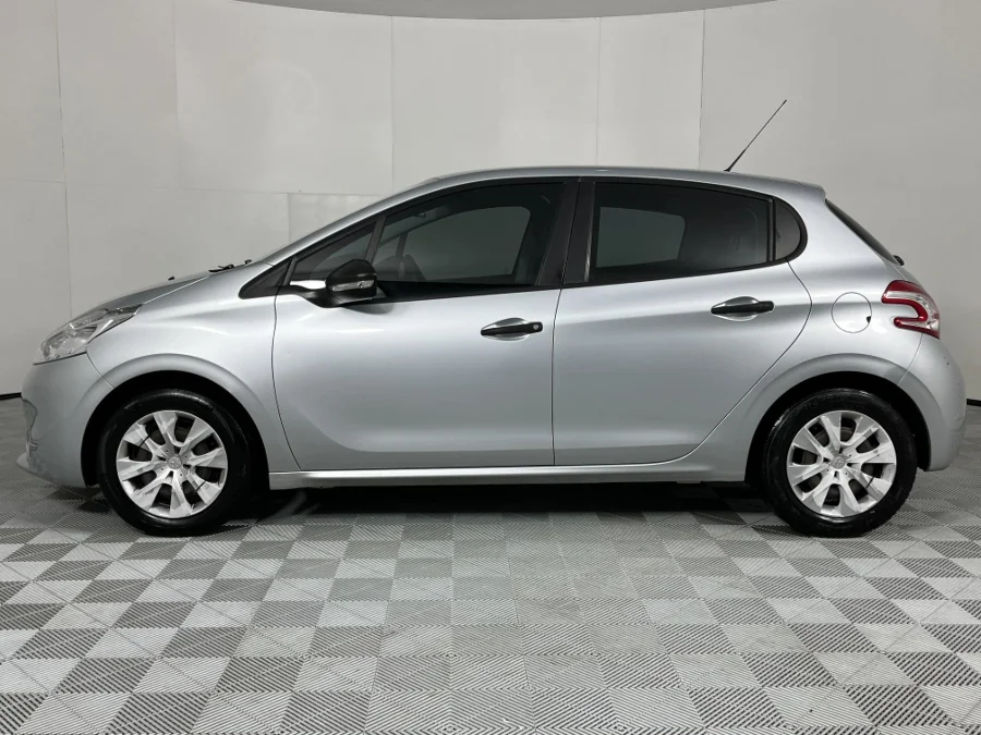 Used 2015 Peugeot 208 5-door 1.0 Access - WeBuyCars Gqeberha