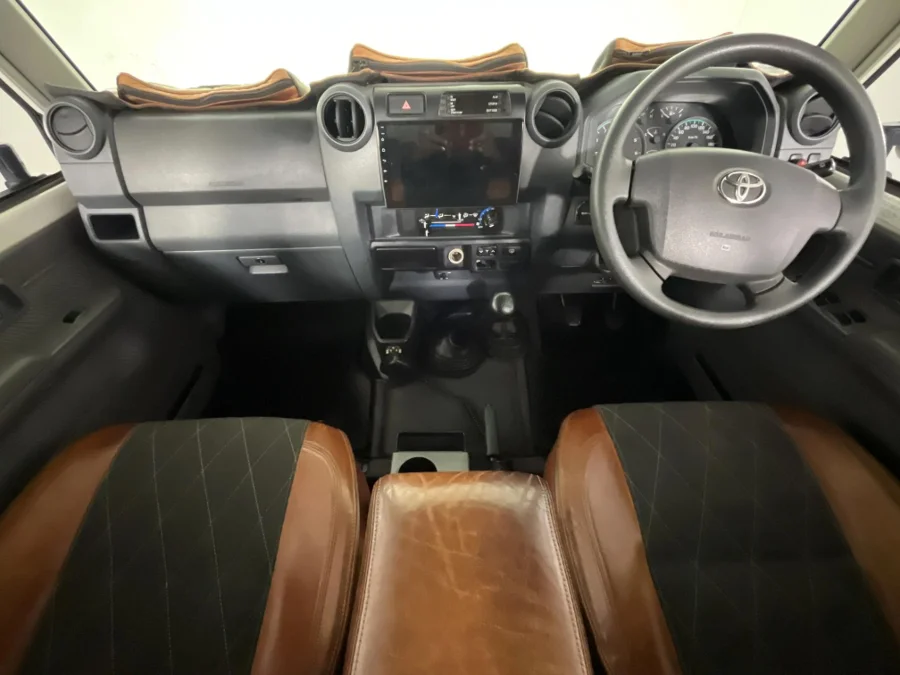 Used 2014 Toyota Land Cruiser 76 4.5D-4D V8 station wagon LX - WeBuyCars Silverlakes Used 2014 Toyota Land Cruiser 76 4.5D-4D V8 station wagon LX - WeBuyCars Silverlakes