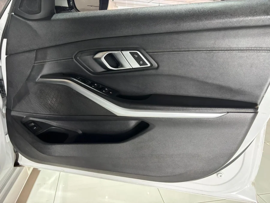 Used 2020 BMW 3 Series 320i M Sport - Avari Cars Used 2020 BMW 3 Series 320i M Sport - Avari Cars
