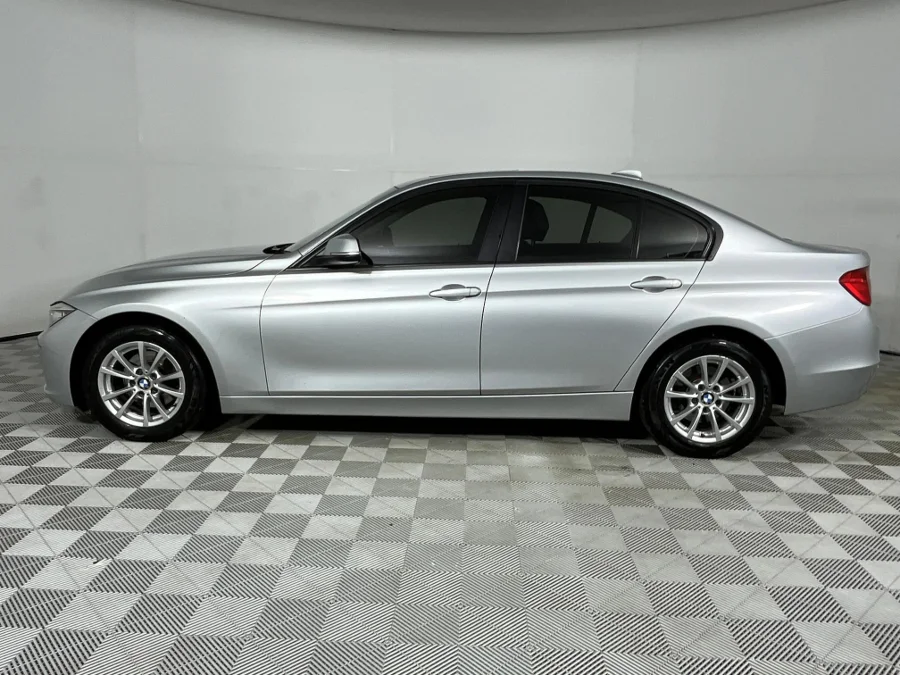 Used 2014 BMW 3 Series 320i sports-auto - WeBuyCars Silverlakes Used 2014 BMW 3 Series 320i sports-auto - WeBuyCars Silverlakes