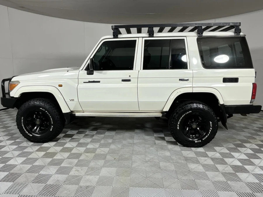 Used 2015 Toyota Land Cruiser 76 4.5D-4D V8 station wagon LX - WeBuyCars The Dome