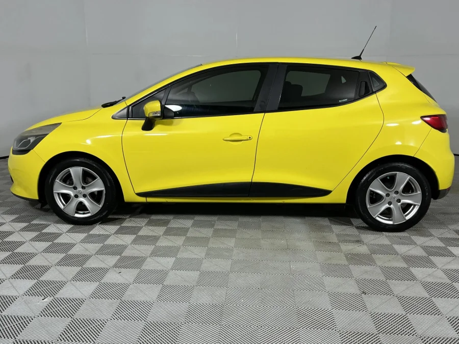 Used 2013 Renault Clio 66kW turbo Dynamique - WeBuyCars Silverlakes Used 2013 Renault Clio 66kW turbo Dynamique - WeBuyCars Silverlakes