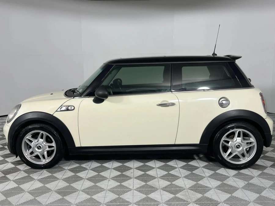 Used 2009 MINI Hatch Cooper S - WeBuyCars Richmond Used 2009 MINI Hatch Cooper S - WeBuyCars Richmond