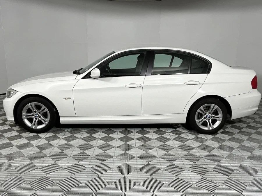 Used 2011 BMW 3 Series 320i auto - WeBuyCars Richmond Used 2011 BMW 3 Series 320i auto - WeBuyCars Richmond