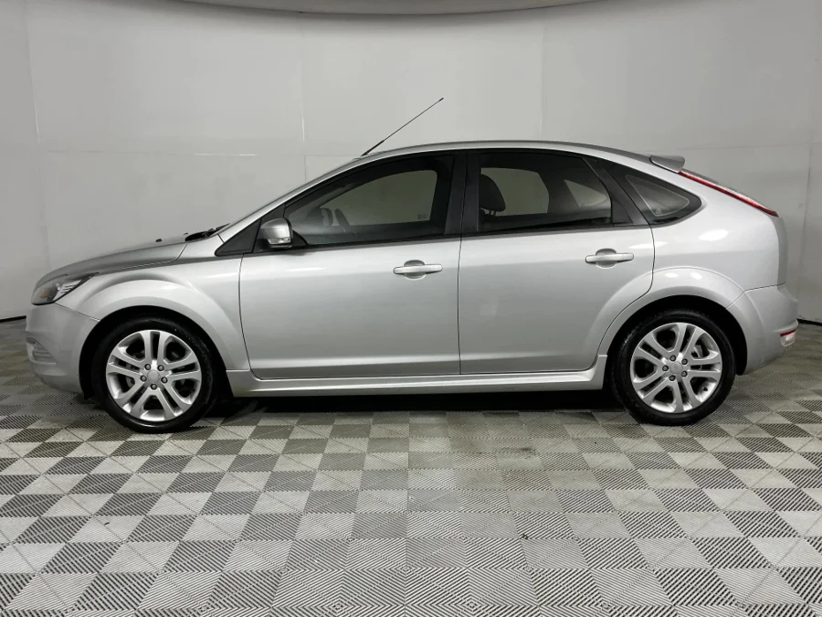 Used 2010 Ford Focus 1.8 5-door Ambiente - WeBuyCars Silverlakes Used 2010 Ford Focus 1.8 5-door Ambiente - WeBuyCars Silverlakes