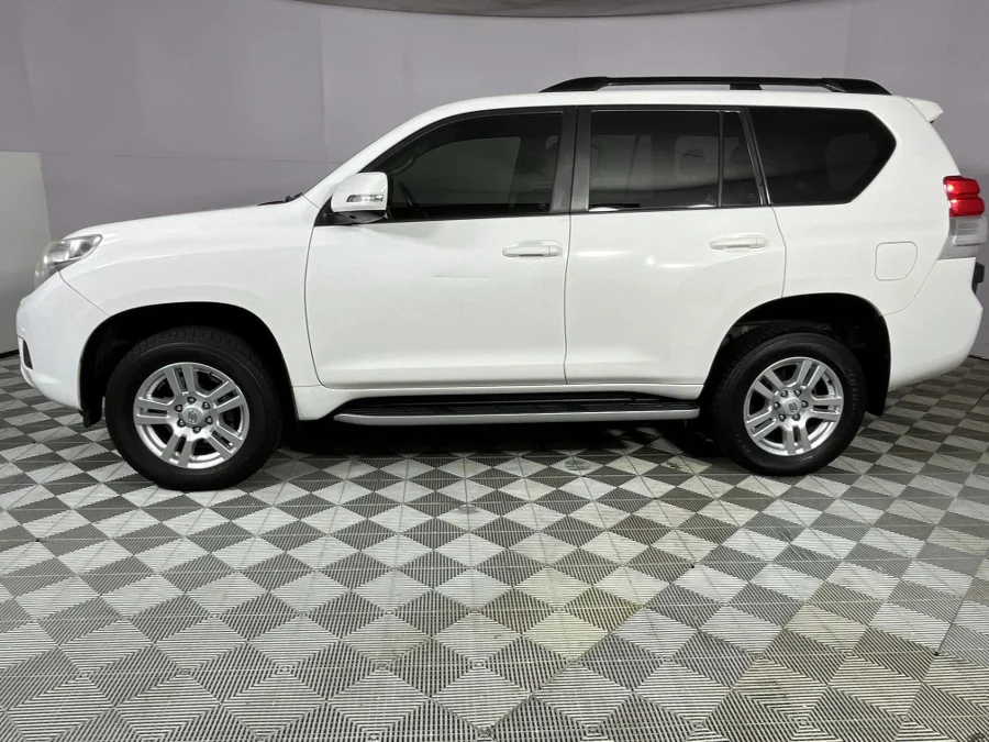 Used 2011 Toyota Land Cruiser Prado 4.0 VX - WeBuyCars Brackenfell Cape Town