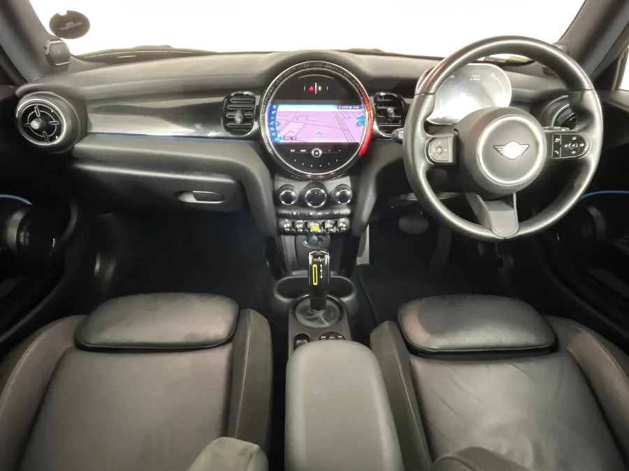 Used 2023 MINI Hatch Cooper SE Hatch 3-door - WeBuyCars Gqeberha Used 2023 MINI Hatch Cooper SE Hatch 3-door - WeBuyCars Gqeberha