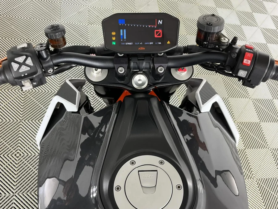 Used 2019 KTM Super Duke 1290 Super Duke R - WeBuyCars Silverlakes Used 2019 KTM Super Duke 1290 Super Duke R - WeBuyCars Silverlakes