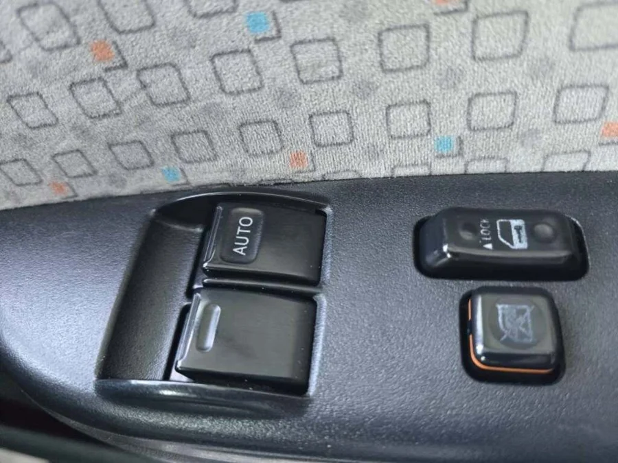 Used 2020 Toyota Quantum 2.5D-4D GL 14-seater bus - Deals 4 Wheels