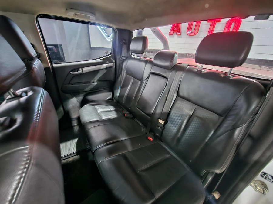 Used 2016 Isuzu KB 300D-Teq double cab LX - Jeremiahs Auto Used 2016 Isuzu KB 300D-Teq double cab LX - Jeremiahs Auto