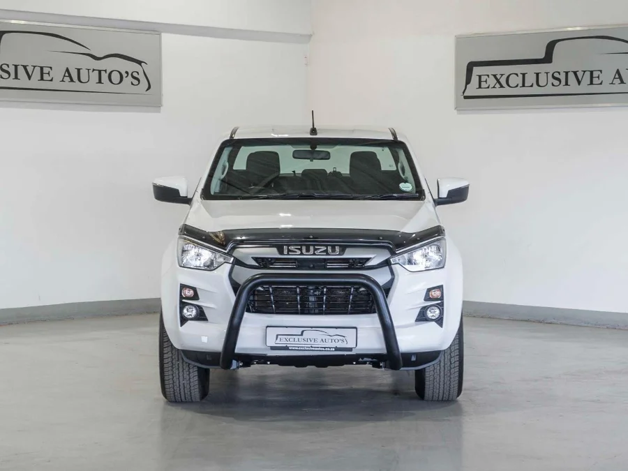 Used 2023 Isuzu D-Max 1.9TD double cab LS 4x4 auto - Exclusive Auto Used 2023 Isuzu D-Max 1.9TD double cab LS 4x4 auto - Exclusive Auto