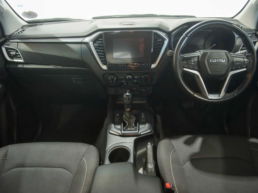Used 2023 Isuzu D-Max 1.9TD double cab LS 4x4 auto - Exclusive Auto Used 2023 Isuzu D-Max 1.9TD double cab LS 4x4 auto - Exclusive Auto