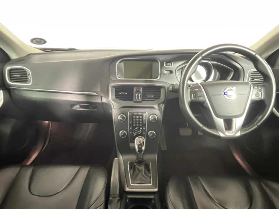 Used 2014 Volvo V40 Cross Country T4 Excel auto - WeBuyCars George Used 2014 Volvo V40 Cross Country T4 Excel auto - WeBuyCars George