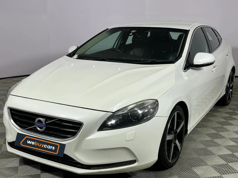 Used 2014 Volvo V40 T4 Excel auto - WeBuyCars Durban Used 2014 Volvo V40 T4 Excel auto - WeBuyCars Durban