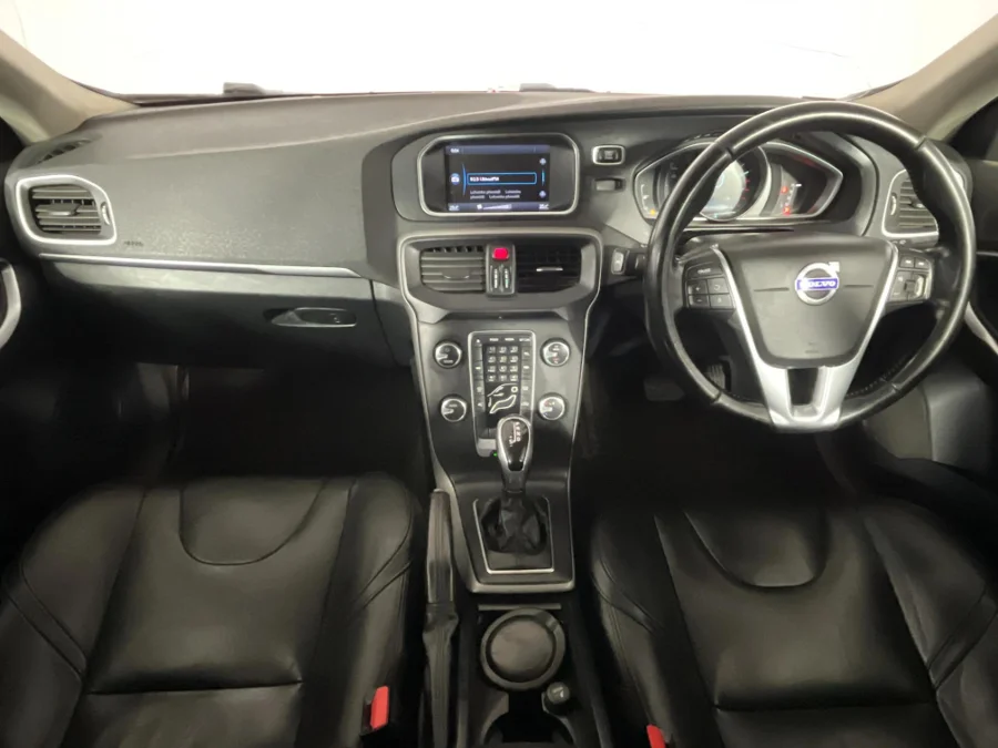 Used 2014 Volvo V40 T4 Excel auto - WeBuyCars Durban Used 2014 Volvo V40 T4 Excel auto - WeBuyCars Durban