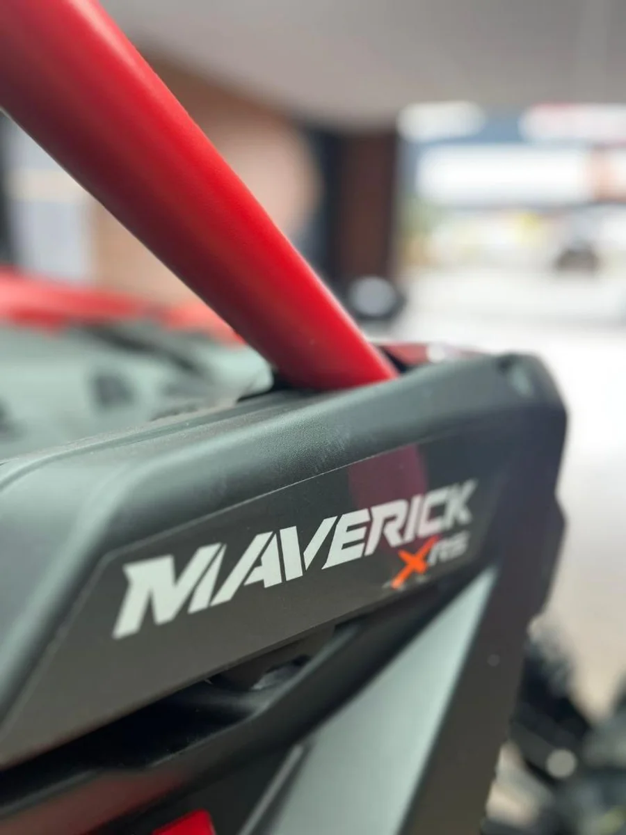 New 2025 Can-Am MAVERICK MAX X RS SSX WITH SMART SHOCKS TURBO - UB Leisure